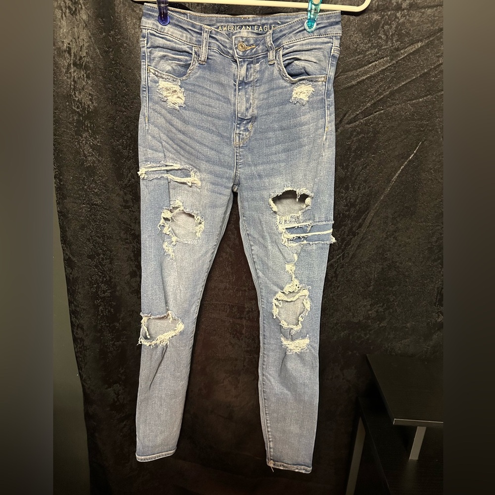 American Eagle Outfitters Light Blue Distressed Skinny Jeans